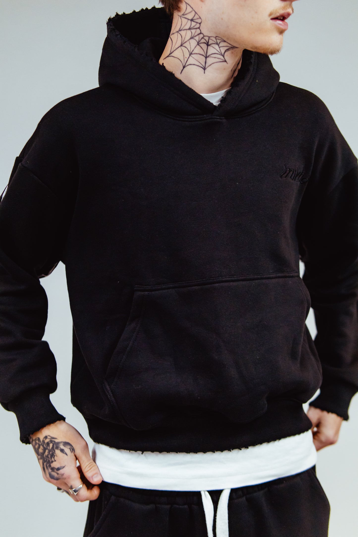 WING HOODIE - ONYX